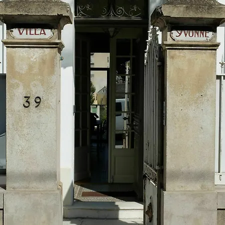 Maisons De *